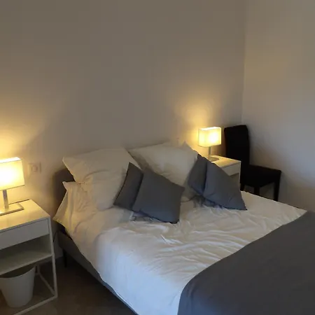 De Standing فيلة *