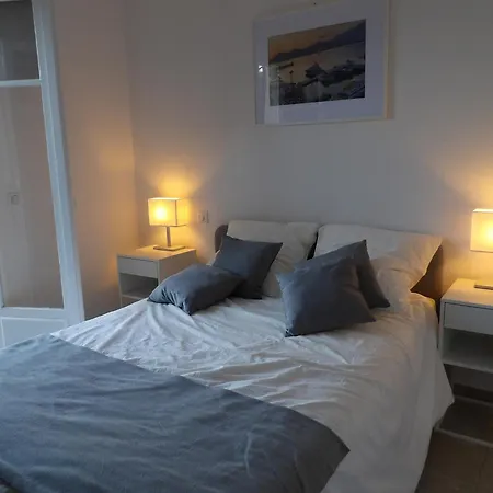 De Standing فيلة